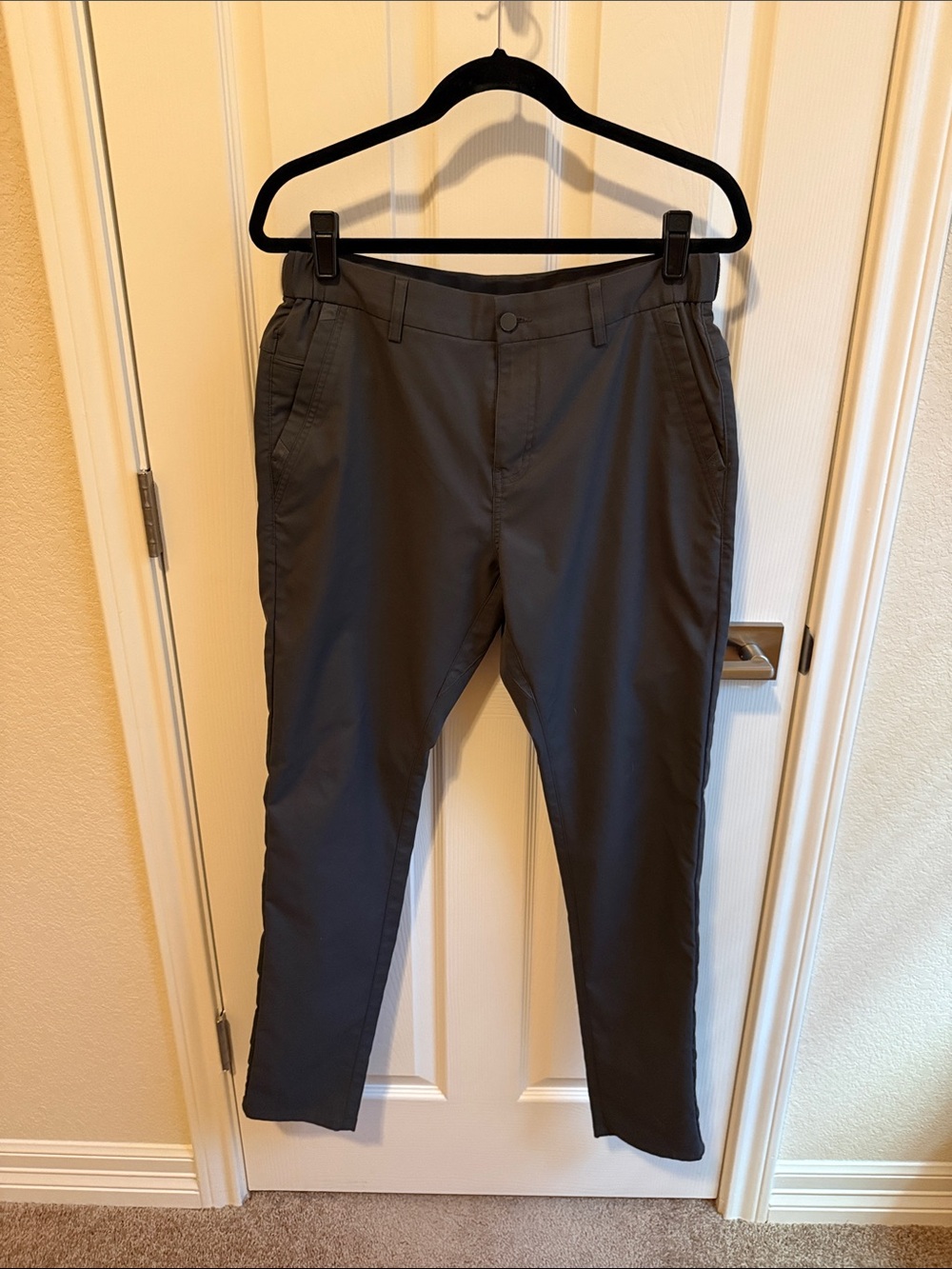 Men's Slim Charcoal Jetsetter Tech Pants